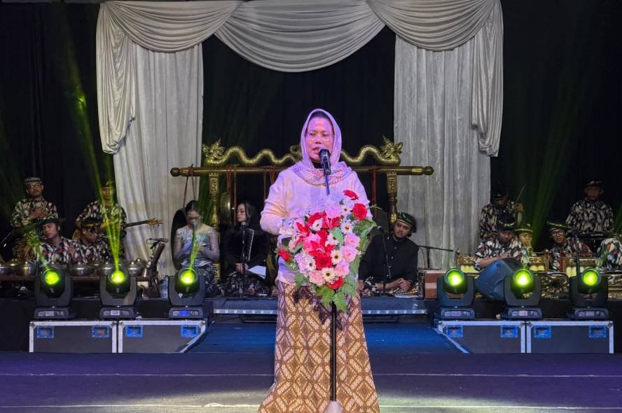 Sri Untari Apresiasi Pementasan Topeng Panji "Satya Laku"