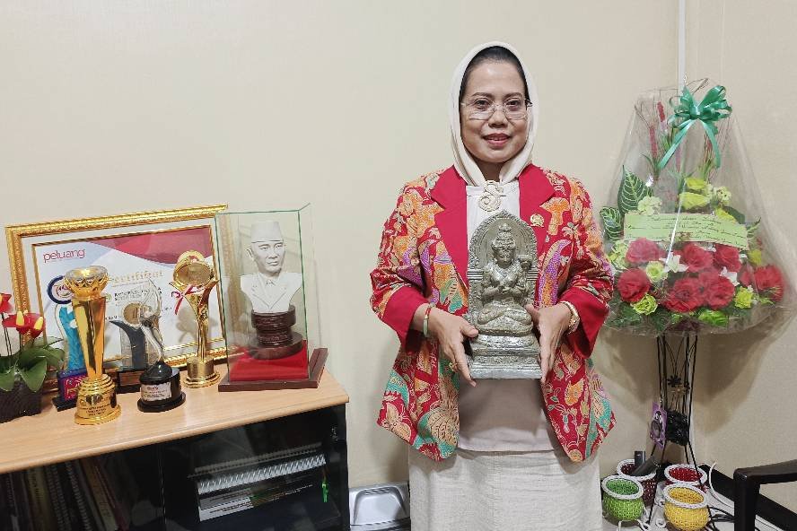 Sri Untari Teladani Ken Dedes