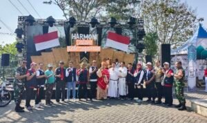 Foto bersama perwakilan lima Agama Reog Ponorogo Hingga Tari Gandrung Meriahkan Harmoni Keberagaman HUT ke-81 RI di RW 13 Merjosari