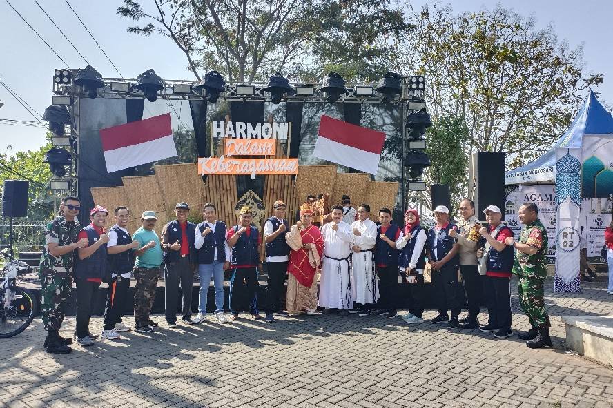 Reog Ponorogo Hingga Tari Gandrung Meriahkan Harmoni Keberagaman HUT ke-81 RI di RW 13 Merjosari