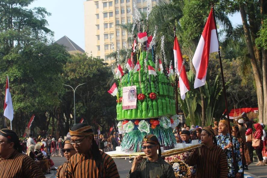 Semarak HUT ke-81 RI, UB Gelar Parade Nusantara Berbalut Budaya dan Green Campus