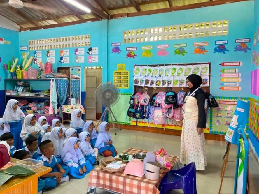 KKN Internasional UMM Hadir di Sekolah Thailand