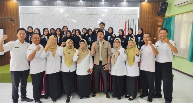 Tingkatkan Mutu Pendidikan, SMAN 6 Kota Malang Terima 17 Mahasiswa Asistensi Mengajar UM