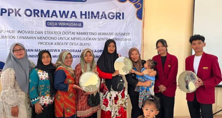 Mahasiswa Agribisnis UMM Hidupkan Kembali Kerajinan Mendong Desa Blayu Lewat Inovasi Eco Living Product