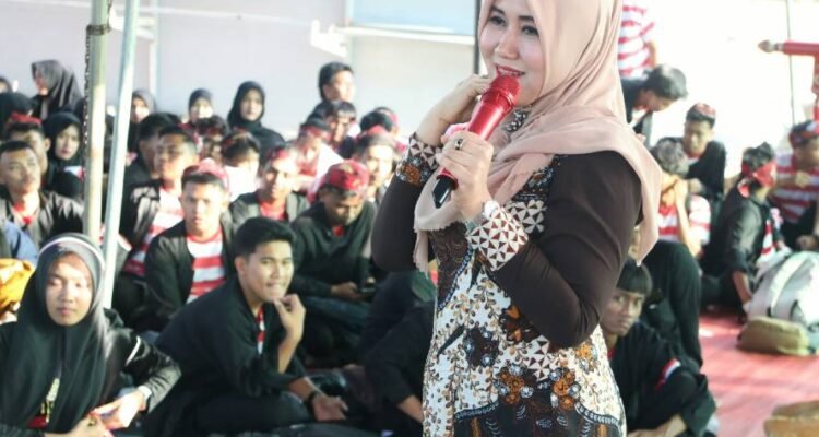 Ning Lia Dorong Mahasiswa Wiraraja Sumenep Tak Apatis terhadap Politik