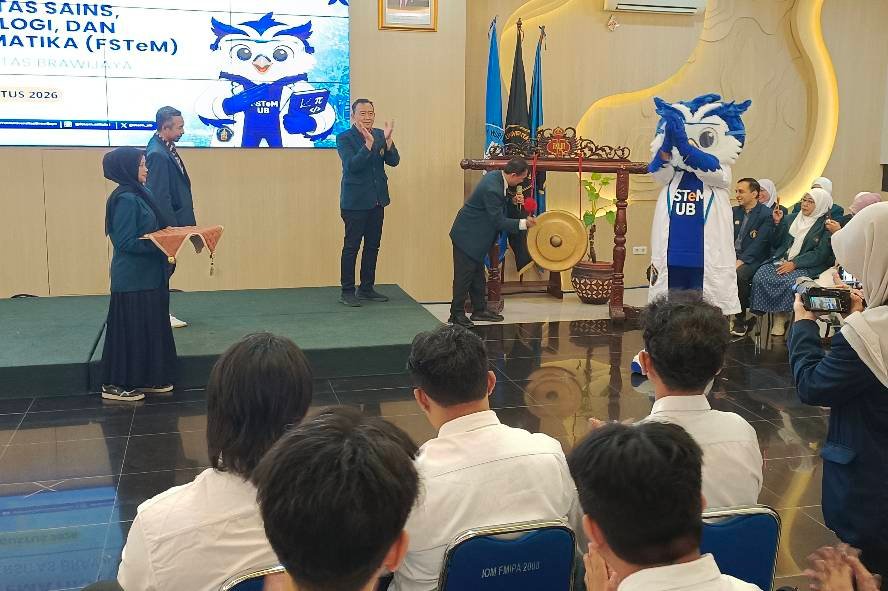 FSTeM UB Kenalkan Identitas Baru kepada Maba dalam PKKMB 2026, Tekankan Kejujuran