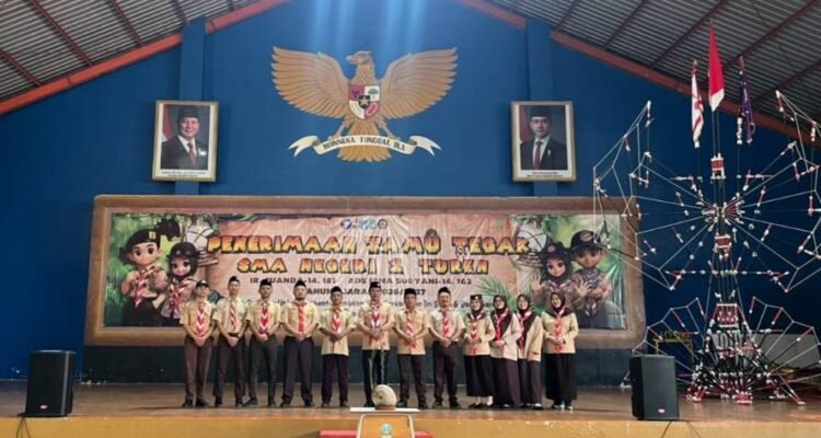 SMAN 1 Turen Gembleng Karakter Siswa Baru Lewat Penerimaan Tamu Tegak 2026