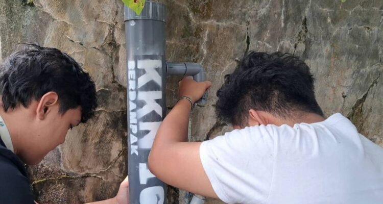 KKN UMM Sulap Potensi Lokal Jadi Solusi, Air Keruh di Bulurejo Kini Lebih Jernih