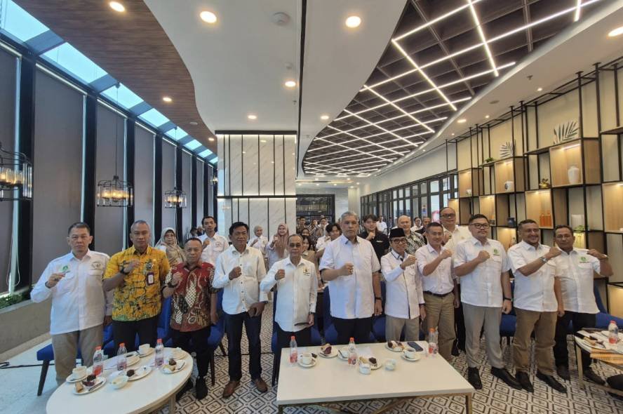 Foto Bersama Peserta Munas III BPN APTAKSINDO dan PERJASI 2026