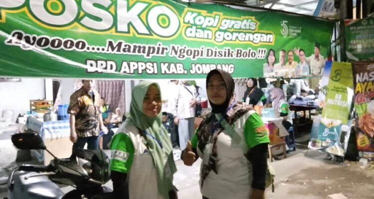 Muktamar ke-35 NU, Ratusan Pedagang Pasar Jombang Bagikan Kopi dan Gorengan Gratis