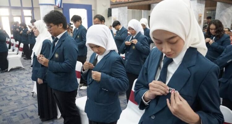 FTUB Kukuhkan 28 Mahasiswa Profesi Arsitek, Separuh Lulusan Raih Cumlaude