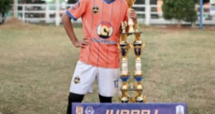 Siswa SMAN 6 Kota Malang Raih Dua Gelar Juara Sepak Bola di Banjarbaru