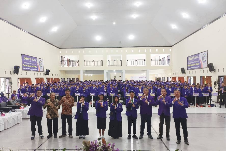 Sambut Ratusan Mahasiswa Baru, UNITRI Kenalkan Budaya I-Progres