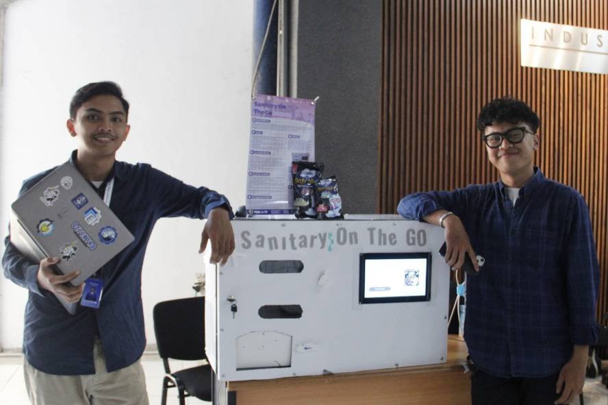 Mahasiswa ITS Kembangkan Sanitary On The Go Berbasis IoT untuk Akses Sanitasi di Ruang Publik