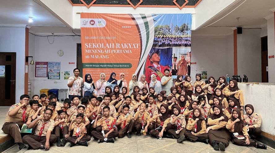 Siswa SRMP 16 Kota Malang Belajar Literasi Numerasi Lewat Proyek Wirausaha
