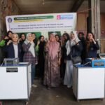 Polinema Bantu UMKM Blitar Tingkatkan Produksi Kue Sagon dengan Teknologi Pengupas Kelapa