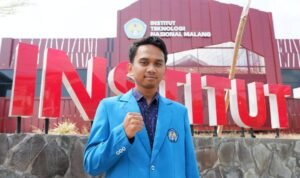 Lulusan Terbaik Teknik Mesin ITN Malang Ciptakan Mesin Sandblasting Otomatis