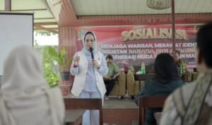 Aksara Jawa Sri Untari Sri Untari: Bahasa dan Aksara Jawa adalah Kekuatan dan Jati Diri Bangsa