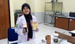 Kerja Keras Eka Maretyaningsih Berbuah Manis, Jadi Lulusan Terbaik Teknik Kimia ITN Malang