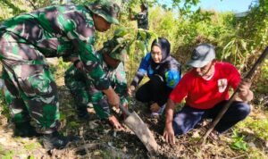 Kodim 0833 Tanam pohon TNI dan Warga Tunjungsekar Tanam 250 Pohon, Hijaukan Lingkungan untuk Generasi Mendatang