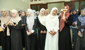 Ning Lia di Al Masykuriyah Hadir di Ponpes Al Masykuriyah, Ning Lia Ajak Gen Z Teladani Akhlak Rasulullah