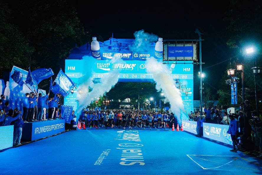 16.000 Pelari Birukan POCARI SWEAT Run 2026 di Kota Bandung