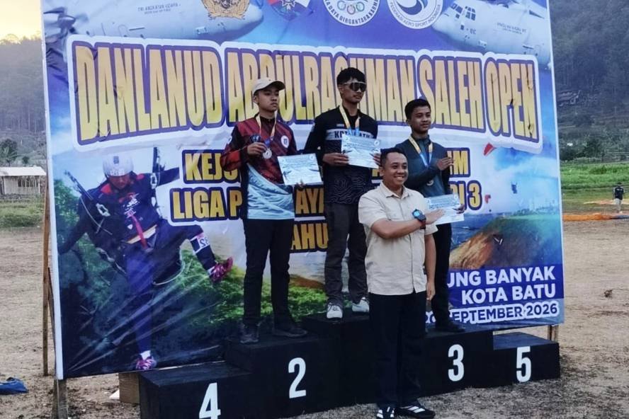 Mahasiswa ITN Malang Sabet Juara 1 Kejurda Paralayang Danlanud Abdulrachman Saleh Open