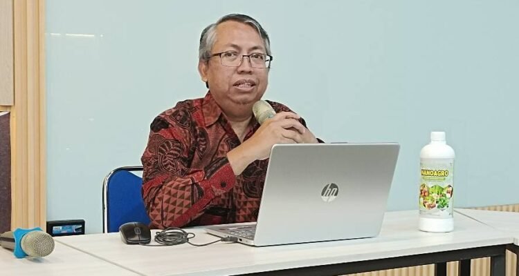 Ngopi SAM FSTeM UB, Prof. Amin Paparkan Inovasi Pupuk Organik Cair untuk Pertanian Berkelanjutan