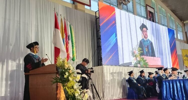 306 Lulusan Universitas Ma Chung Dikukuhkan, Angkatan Pertama D3 Optometri Resmi Wisuda