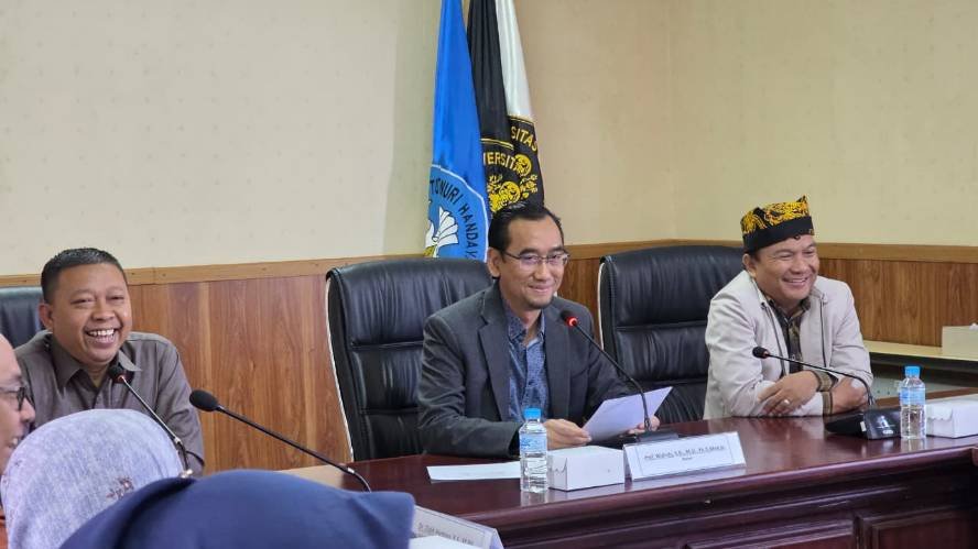 Delapan Mahasiswa Asing Belajar Bahasa Indonesia di FIB UB
