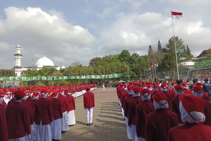 Upacara Pembukaan Pesmaba UMM Gen 26 Pesmaba Gen 26 UMM Dibuka, Kapolda Jatim Titip Pesan untuk Generasi Penerus Bangsa
