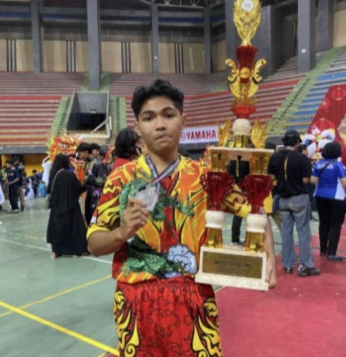 Adika Galih Da Costa Adika Galih Da Costa Bawa SMAN 6 Malang Raih Medali Silver di Ajang Barongsai
