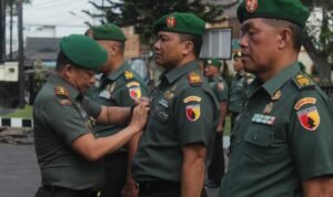 Dandim 0833 pimpin sertijab Dandim 0833 Pimpin Sertijab Danramil dan Perwira Staf, Lepas Prajurit Pindah Satuan