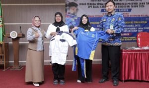 Dr. Sri Untari Dorong Perempuan Mandiri Lewat Pelatihan Barbershop, 32 Peserta Dibekali Keterampilan Usaha