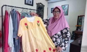 Endang Setyawati Bergabung dengan Koperasi SBW, Endang Kembangkan Usaha Daster Bordir Malangan