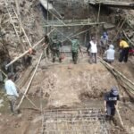Jembatan Perintis Garuda Cemorokandang Mulai Dicor, TNI dan Warga Gotong Royong