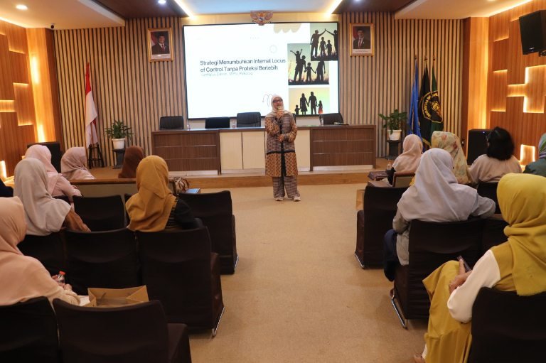 Ketua DWP FBiPK UB Ibu Fiska Dharma Wanita Persatuan FBiPK UB Dorong Pola Asuh Modern, Bangun Kemandirian Anak Tanpa Proteksi Berlebih
