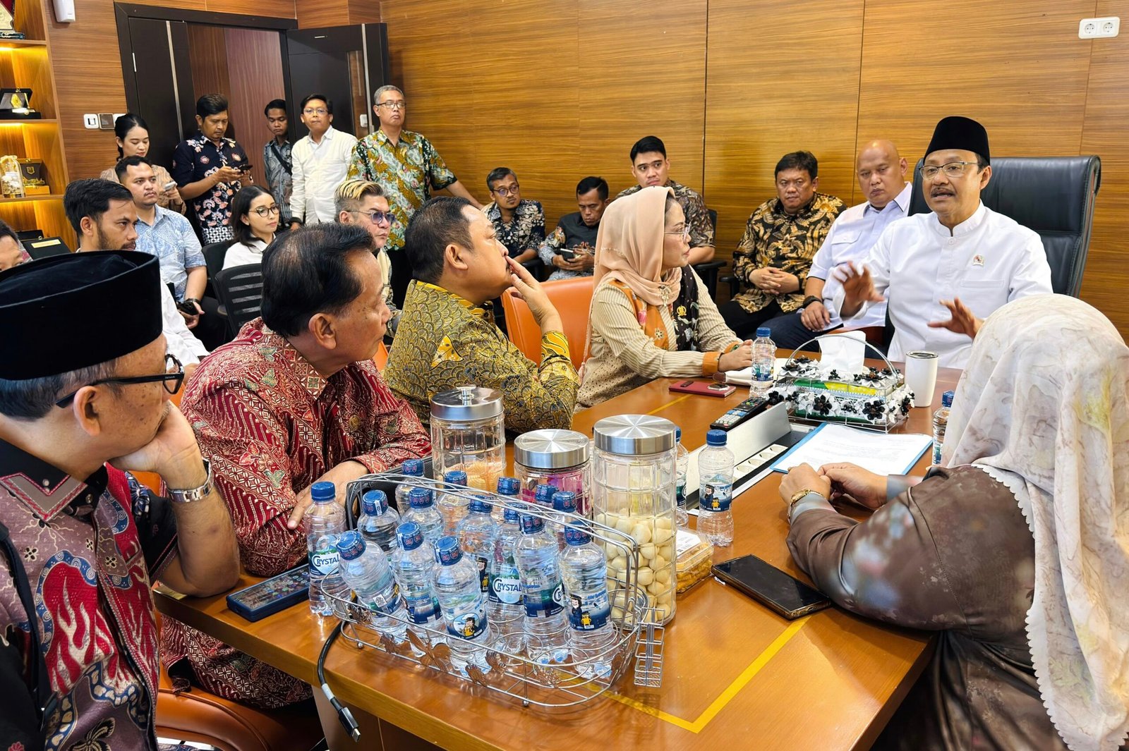 Ketua Komisi E dan Mensos Dr. Sri Untari Soroti Akurasi Data Desil Penerima Bansos
