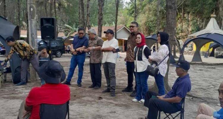 PDI Perjuangan Dorong Restorasi Mangrove dan Ekonomi Nelayan Malang Selatan