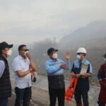 Tinjau Kebakaran TPA Supit Urang, Ketua Komisi C Tekankan Mitigasi Kesehatan Relawan dan Warga Terdampak