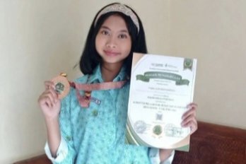 Nabilla Putri Natasya Siswa SMAN 6 Malang Raih Medali Perunggu Kompetisi Matematika Nasional