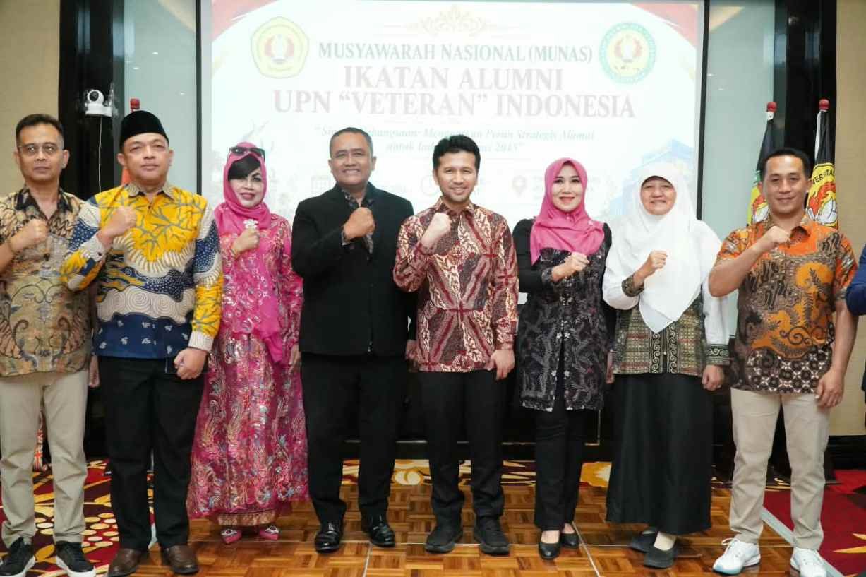 Ning Lia dan Emil Dardak Bicara Masa Depan Pembangunan Jawa Timur di Munas IKA UPN Veteran