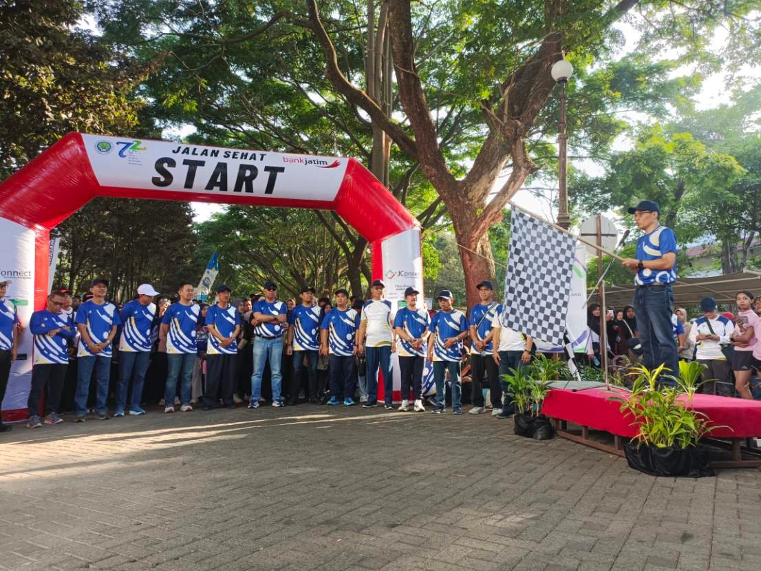 Jalan Sehat Dies Natalis ke-72 UM, Rektor Tekankan Gaya Hidup dan Tata Kelola yang Sehat