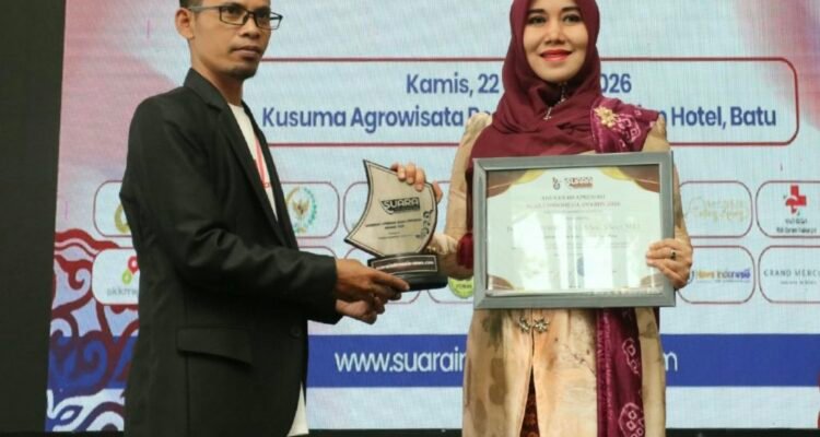 Lia Istifhama Dianugerahi Penghargaan Politisi Humanis Indonesia