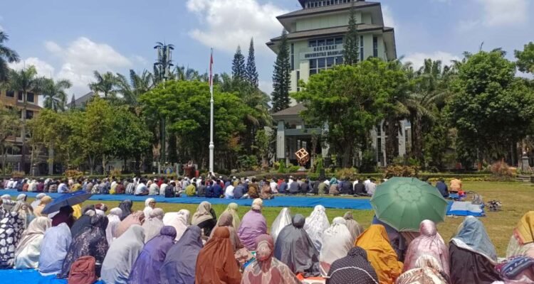 Kemarau Panjang, UB Gelar Salat Istisqa Mohon Turun Hujan