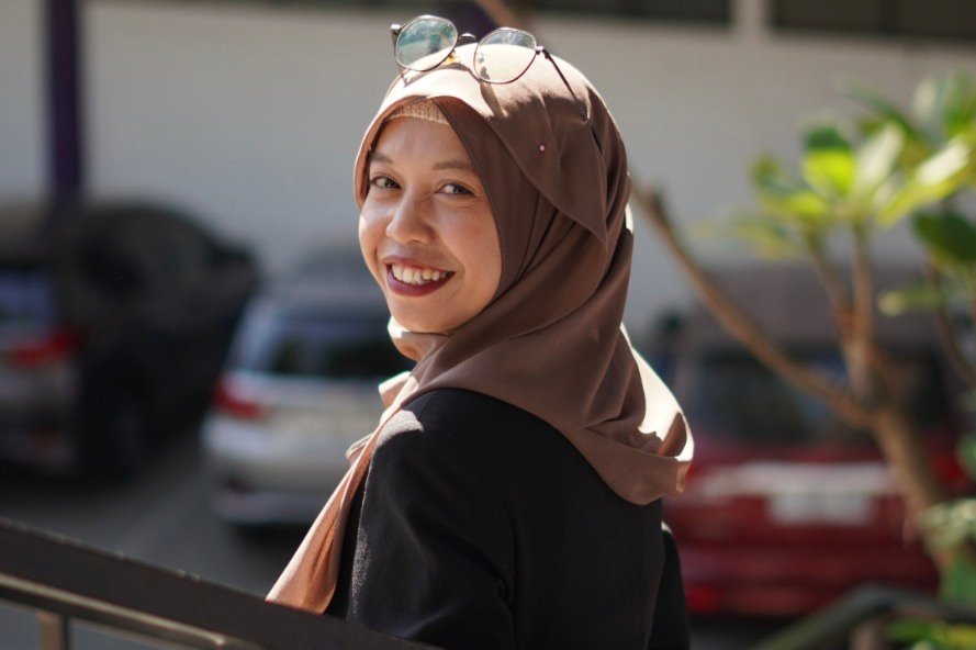 Yuni Lasari Dari Bundaran HI ke Paris: Membaca Bahasa Perlawanan di Ruang Publik