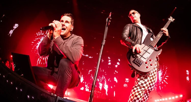 Merchandise Avenged Sevenfold di JIS Dibanderol hingga Rp1,4 Juta, Tetap Diburu Penggemar